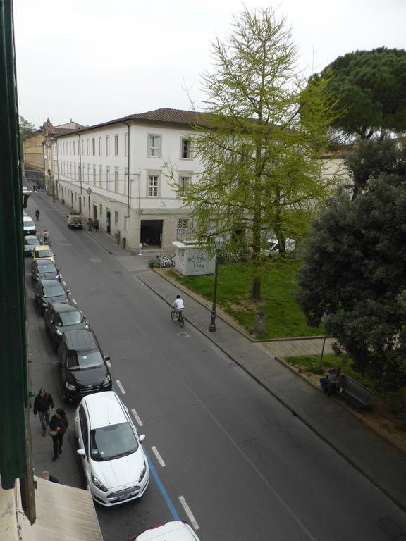 John B .&b. 2* Lucca